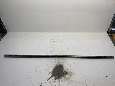 Used Detroit Diesel DD15 Outlet Rocker Shaft