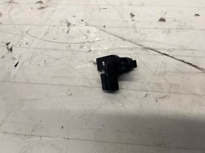 Used Cummins N14 Injector Harness Pass-Through