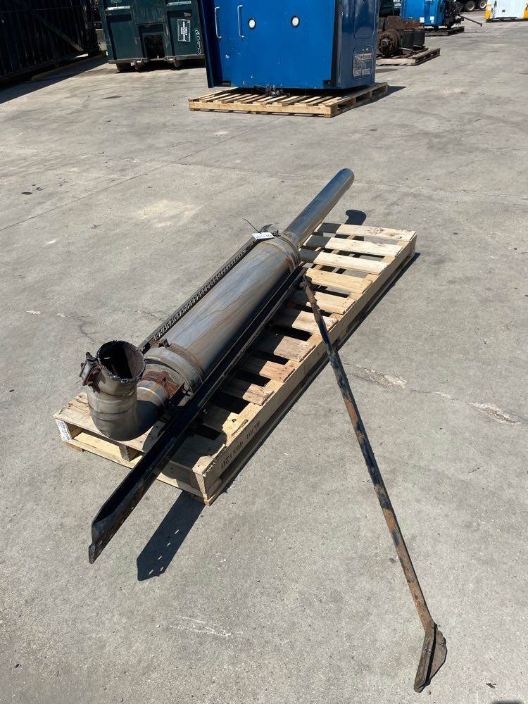 2005 Used Freightliner Columbia Exhaust Stack w/ Bracket For Sale