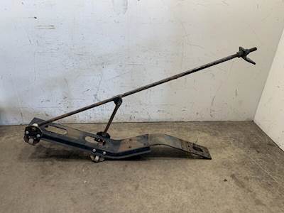 Used Volvo VNL RH Exhaust Stack Bracket