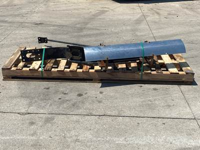 Used Volvo VNL Gen 1 Bracket, Exhaust Stack