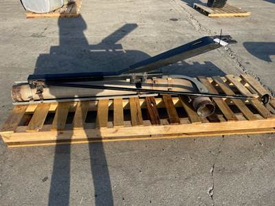 Used Volvo VNL Gen 2 Exhaust Stack Bracket