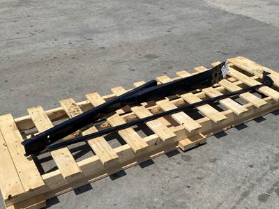 Used Volvo VNL Gen 2 Bracket, RH Stack