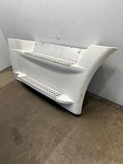 Used Freightliner Cascadia 125 RH Front Step Fairing
