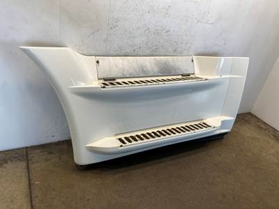 Used Freightliner Cascadia 125 LH Step Fairing