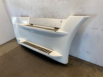 Used Freightliner Cascadia 125 RH Step Fairing
