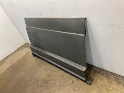 Used Freightliner Cascadia 125 LH Center Fairing