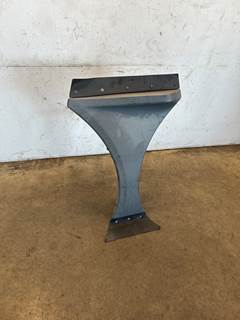 Used Freightliner Cascadia 126 RH Center Tandem Fairing