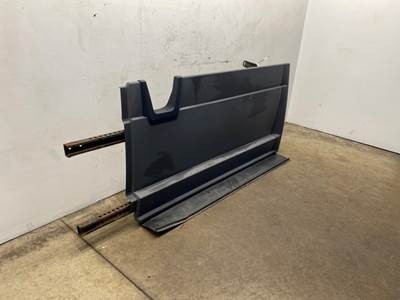 Used Freightliner Cascadia 126 LH Center Fairing