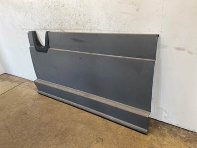 Used Freightliner Cascadia 126 LH Center Fairing