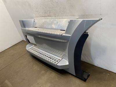 Used Freightliner Cascadia 126 Front Fairing