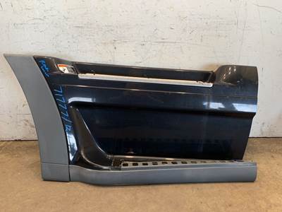 Used Freightliner Cascadia RH Rear Fairing