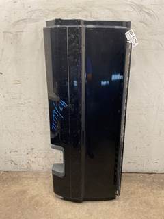 Used Freightliner Cascadia LH Center Fairing