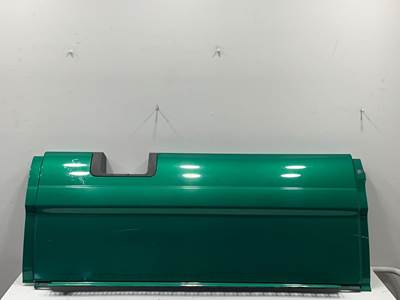 Used Freightliner Cascadia LH Center Fairing