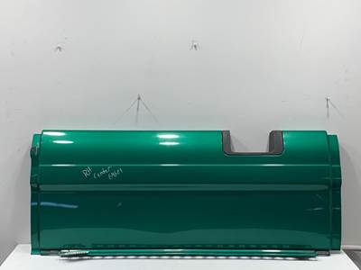 Used Freightliner Cascadia RH Center Fairing