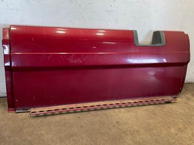 Used Freightliner Cascadia RH Center Fairing