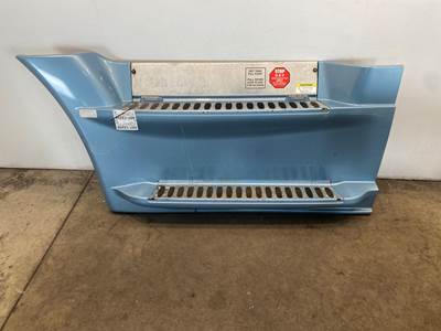 Used Freightliner Cascadia LH Front Step Fairing