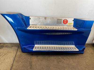 Used Freightliner Cascadia LH Front Step Fairing