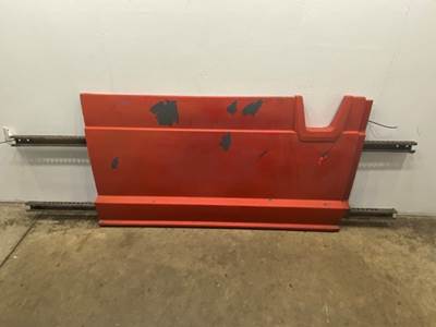 Used Freightliner Cascadia RH Center Fairing