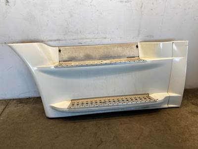 Used Freightliner Cascadia LH Front Step Fairing