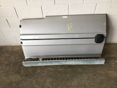 Used Freightliner Century Class RH Center Fairing