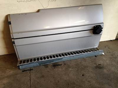 Used Freightliner Century Class RH Middle Fairing