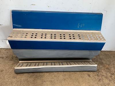 Used Freightliner FLD120 RH Center Fairing