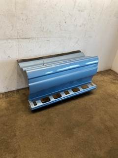 Used International 9200 RH Center Fairing