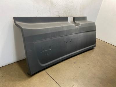 Used International LT625 RH Center Fairing