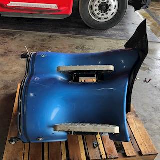 Used Kenworth T2000 Step Fairing
