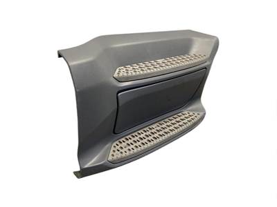 Used Peterbilt 579 RH Front Fairing
