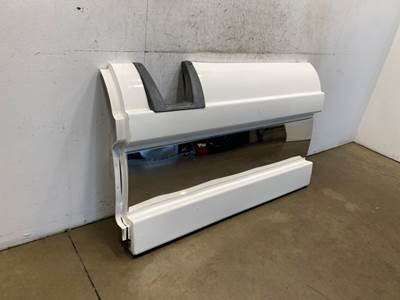 Used Western Star 5700 LH Center Fairing
