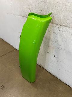 Used Freightliner Cascadia 113 RH Fender Extension