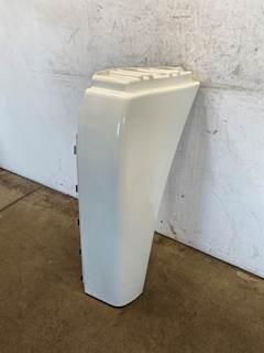 Used Freightliner Cascadia 125 RH Fender Extension