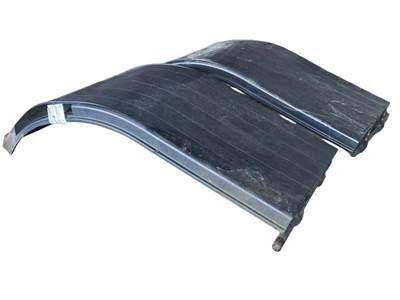 Used Freightliner Cascadia 125 SET, 1/2 Fenders