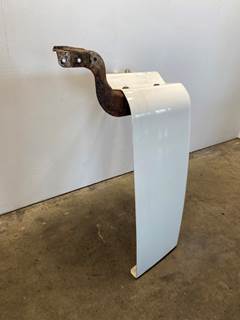Used Freightliner Columbia RH Front Fender