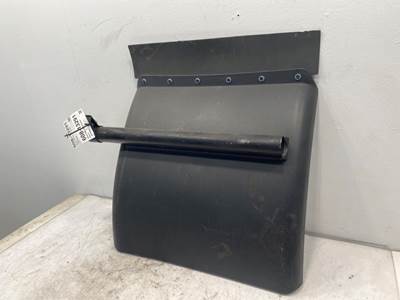 Used Kenworth T680 LH 1/4 Fender