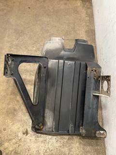 Used Mack CXN 613 RH Fender Extension