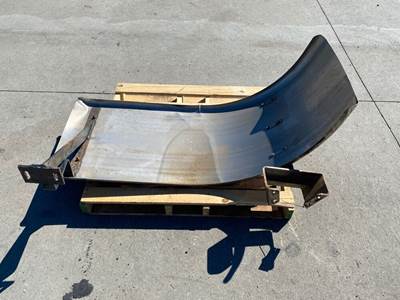 Used Peterbilt 389 RH 3/4 Fender