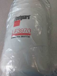 New Fleetguard Oil Filter