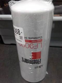 New Fleetguard Oil Filter