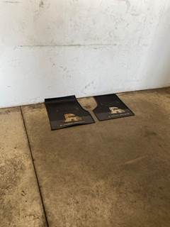 Used Freightliner Cascadia 126 Set, Floor Mats