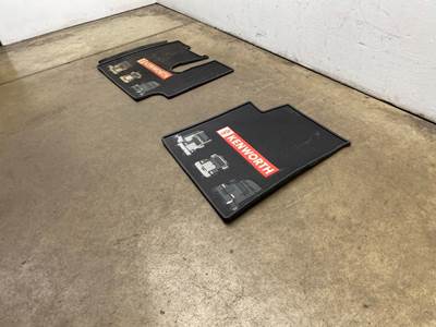 Used Kenworth T660 SET, Floor Mats