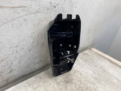 Used Freightliner Cascadia 126 RH Bumper Mount