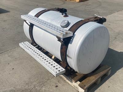 Used Freightliner Cascadia 125 LH Fuel Tank