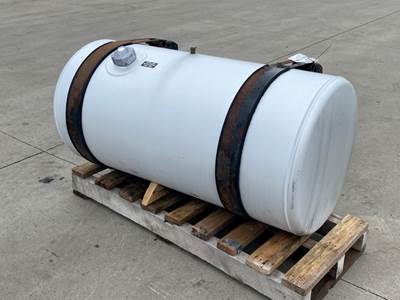 Used Freightliner Cascadia 125 RH Fuel Tank