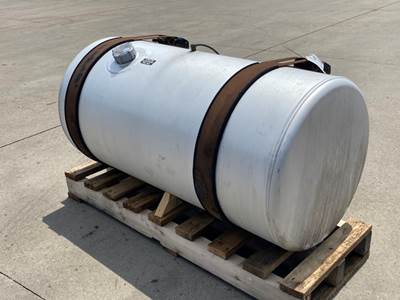 Used Freightliner Cascadia 125 RH Fuel Tank