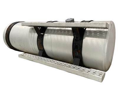 Used Freightliner Cascadia 125 RH Fuel Tank