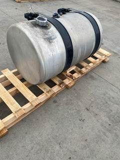 Used Freightliner Cascadia 126 RH Fuel Tank