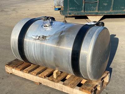 Used Freightliner Cascadia 126 RH Fuel Tank